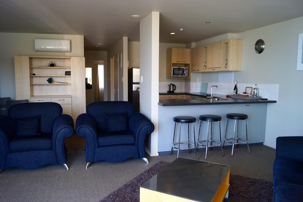 Waves Apartments Kaikoura Room photo