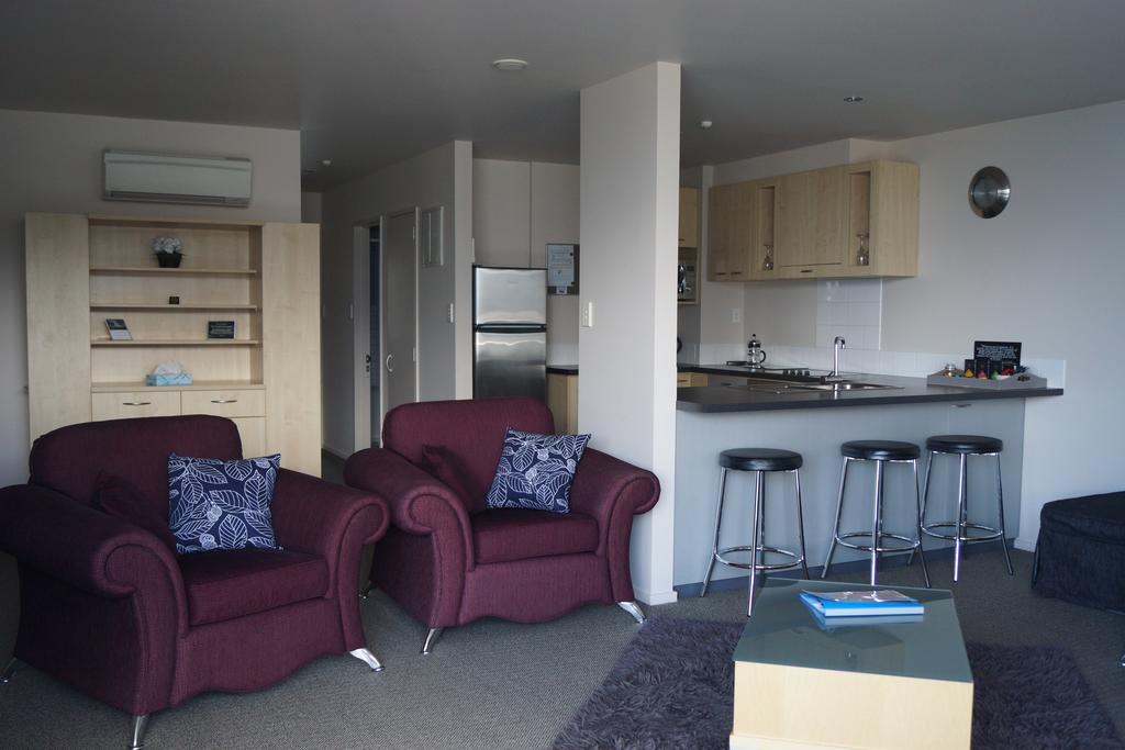 Waves Apartments Kaikoura Room photo