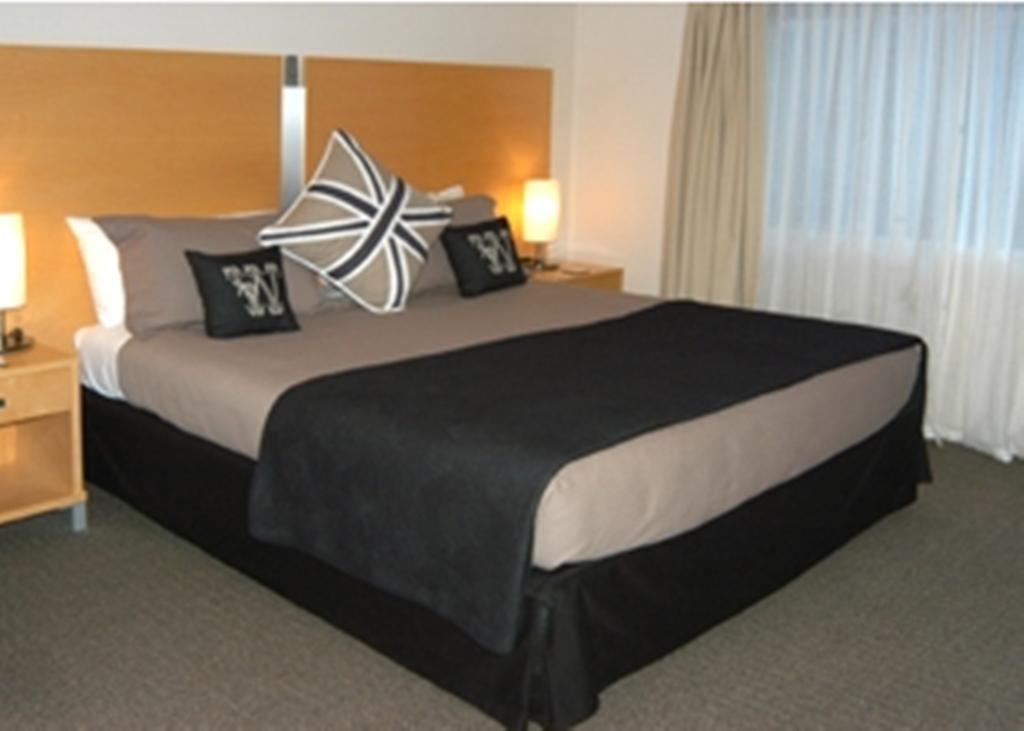 Waves Apartments Kaikoura Room photo